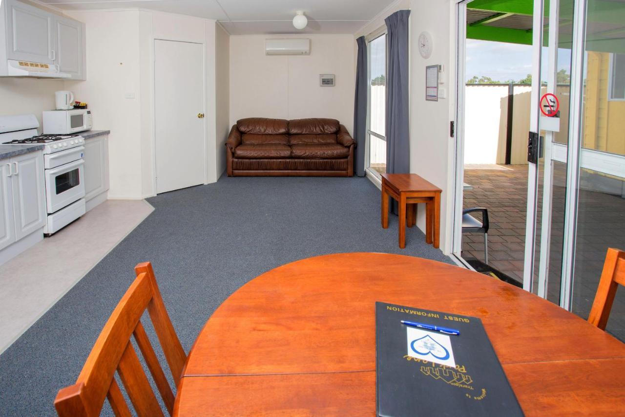 Big4 Traralgon Park Lane Holiday Park Esterno foto