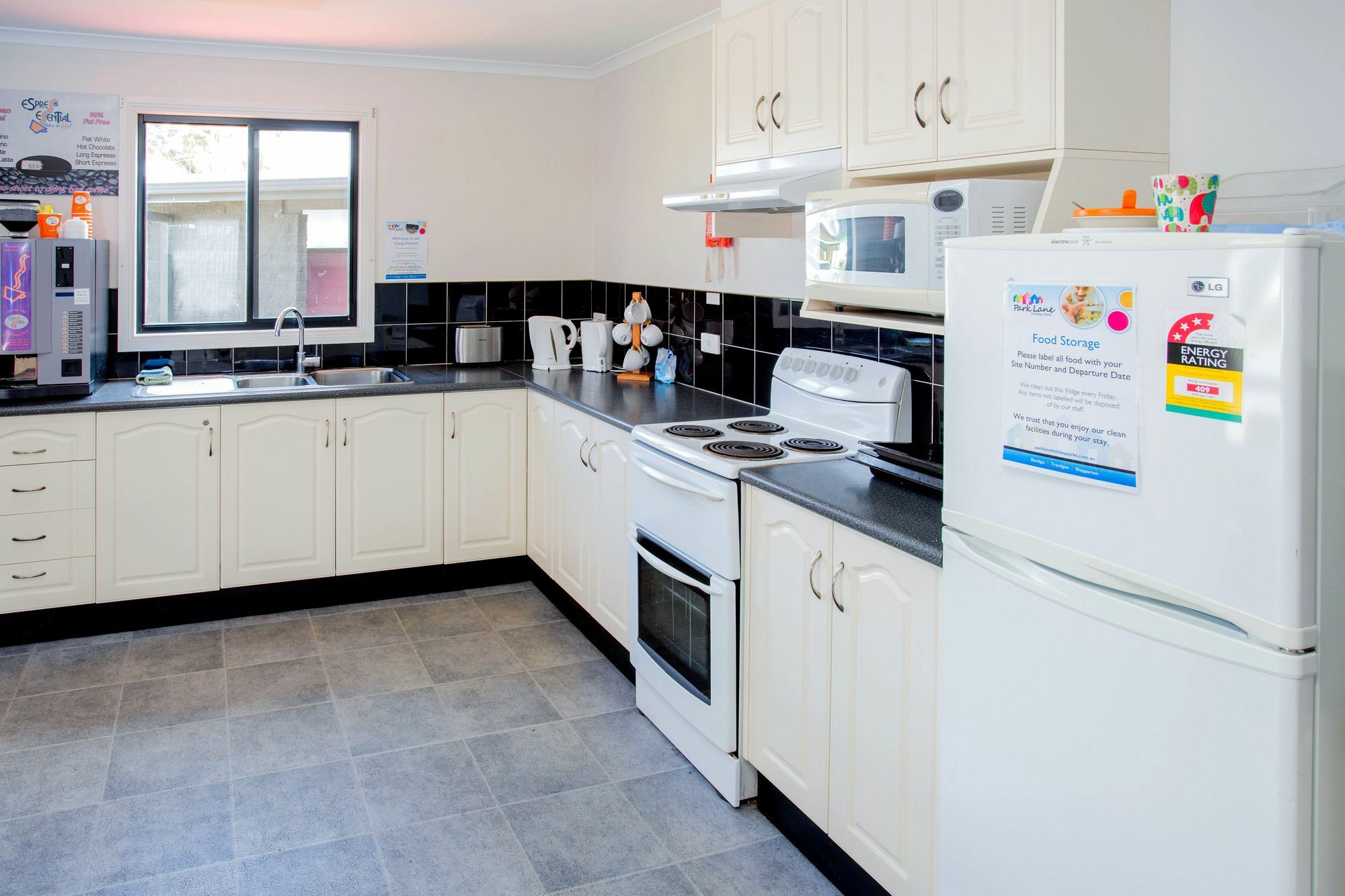 Big4 Traralgon Park Lane Holiday Park Esterno foto