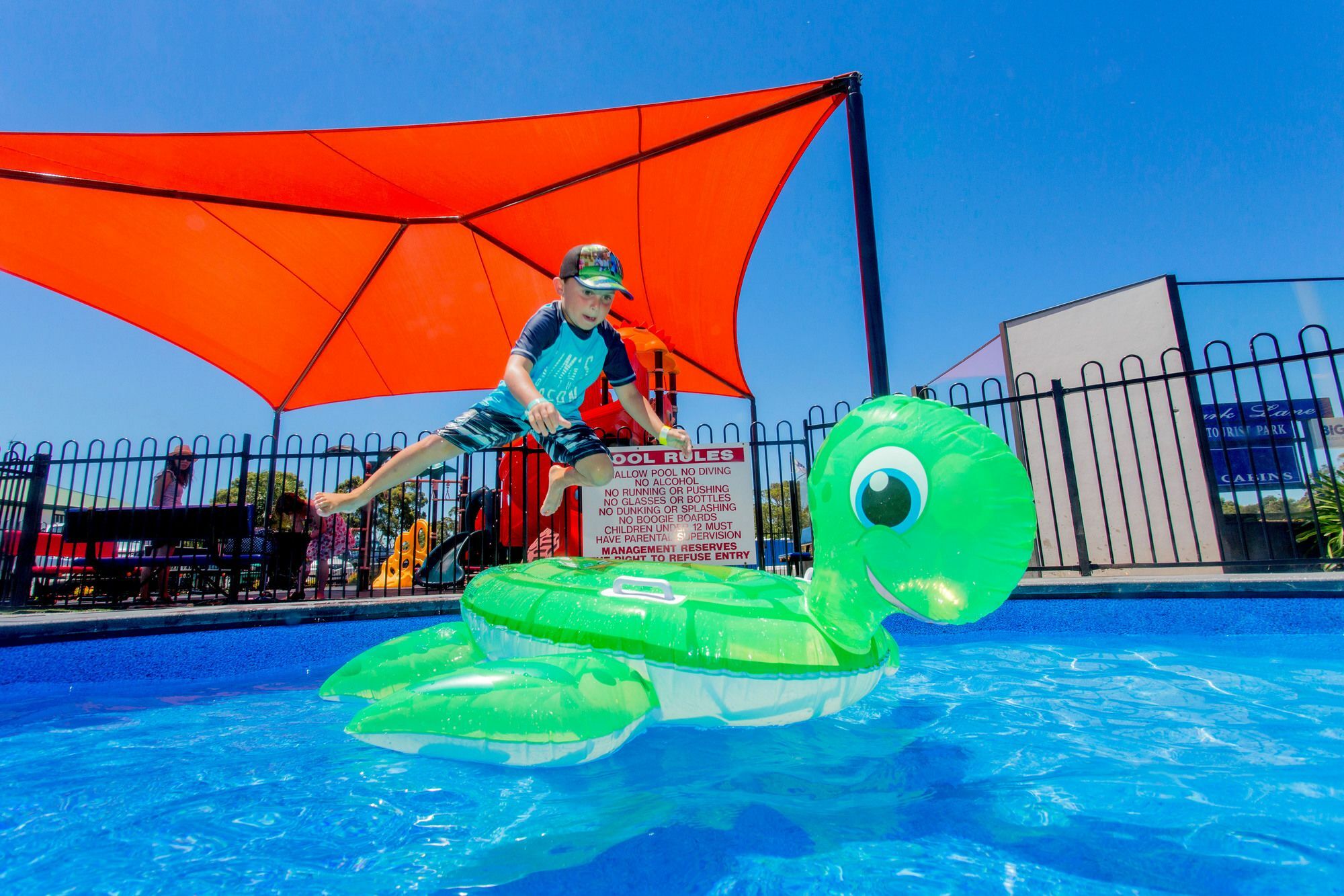 Big4 Traralgon Park Lane Holiday Park Esterno foto